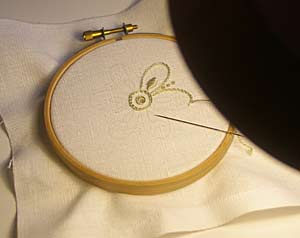 Daylight globes show fabric and thread in their true colour